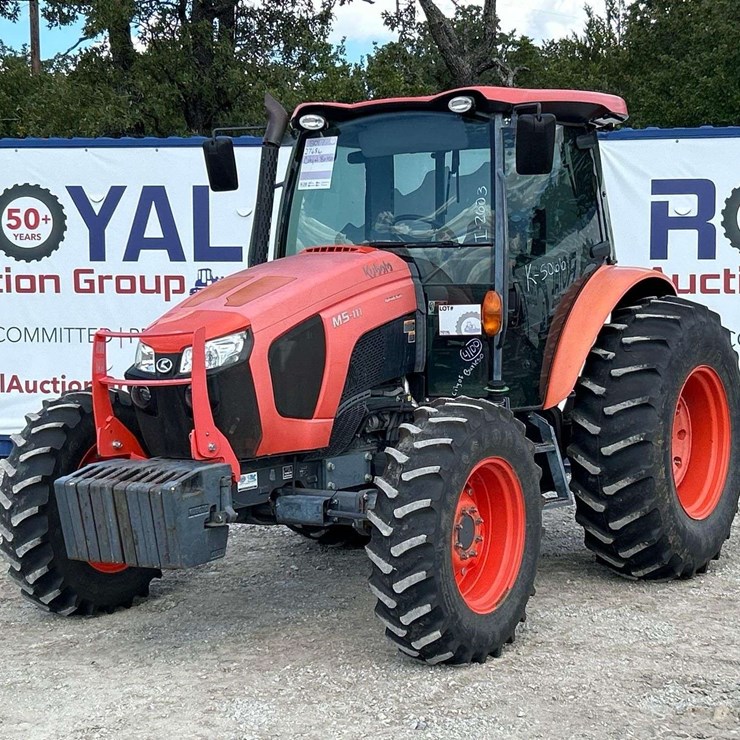 2017 KUBOTA M5-111D
