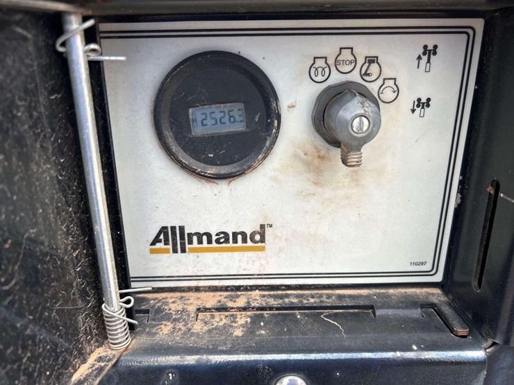 2019-allmand-bros-night-lite-v-series-image-6