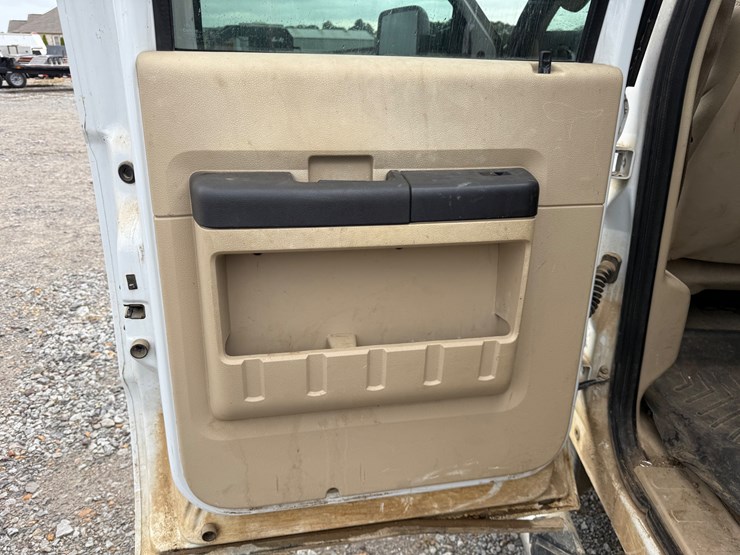 2010-ford-f350-image-47
