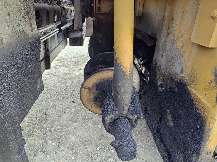 2013-caterpillar-ap-500e-image-10