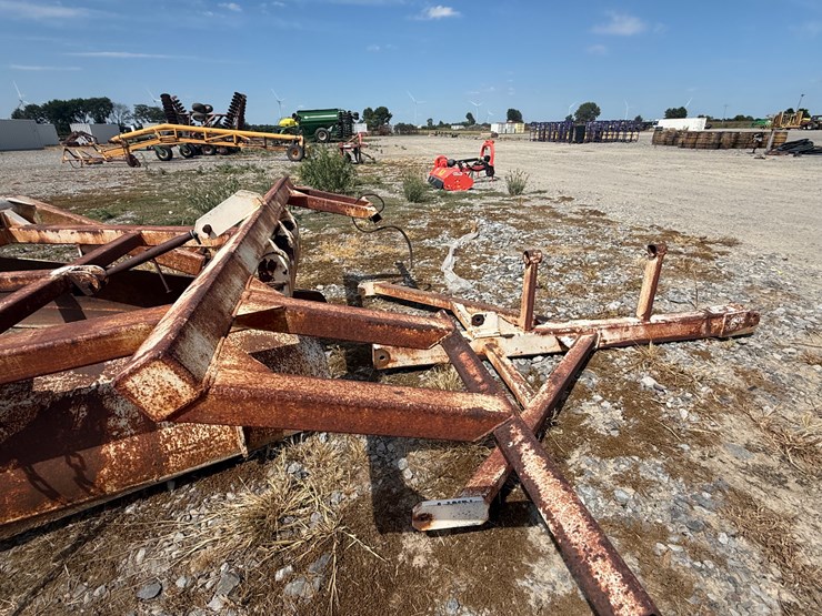 #23909-•-allen-manufacturing-levee-squeeze-image-12