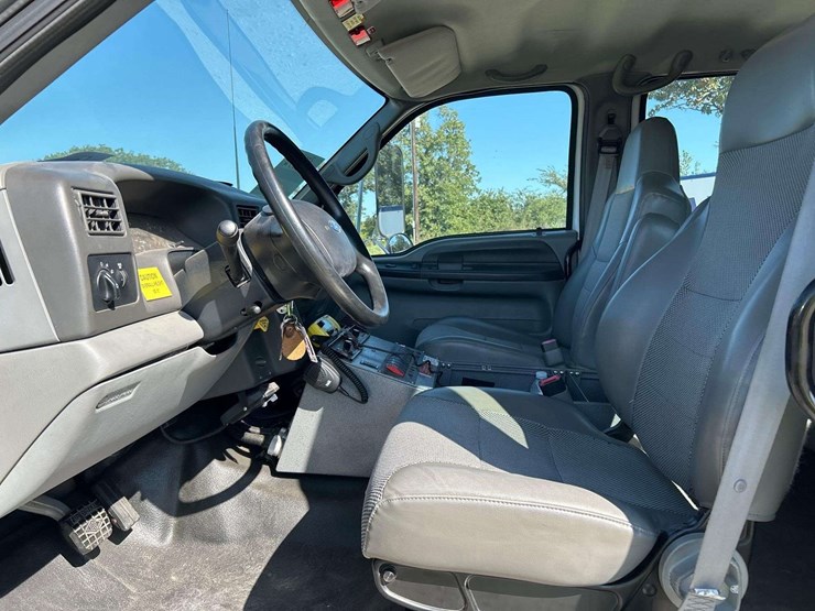 2005-ford-f650-image-11