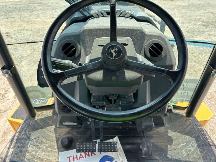 2018-deere-310l-image-11