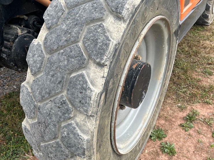 2018-jlg-g9-43a-image-16