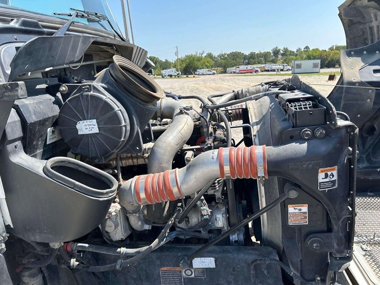 2011-kenworth-t300-image-9