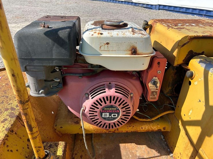 stow-one-tonner-tandem-smooth-drum-roller-image-5