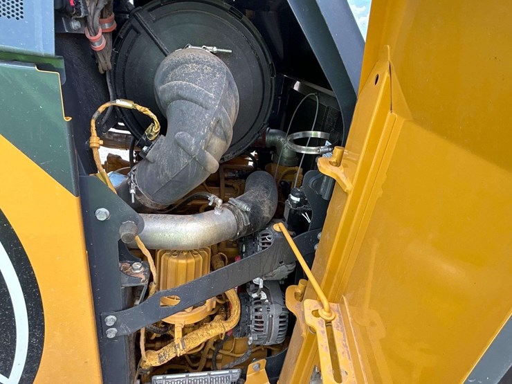 2025-deere-872gp-image-10