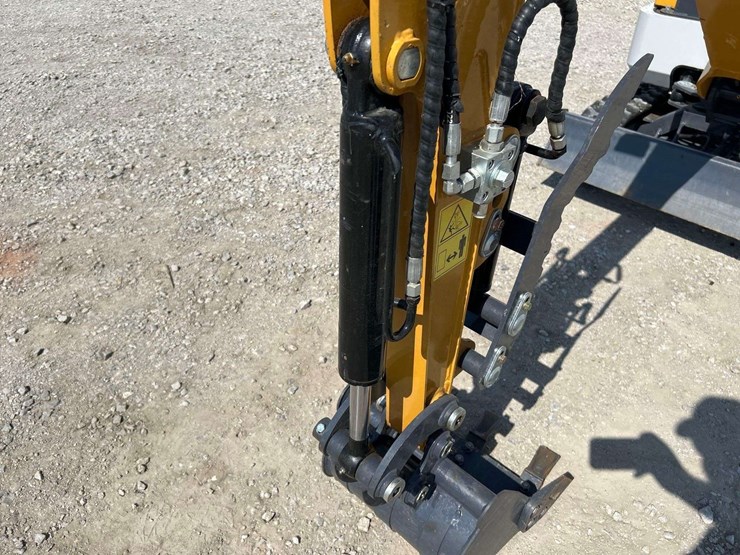 2025-ir-ire20-mini-excavator-image-11