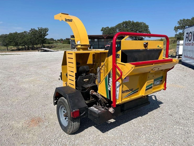 2013-vermeer-bc900xl-towable-brush-chipper-image-2