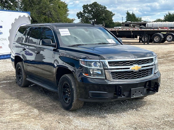 2017-chevrolet-tahoe-image-4
