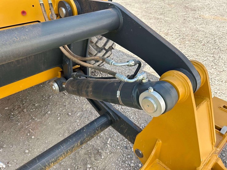 2025-deere-872gp-image-35