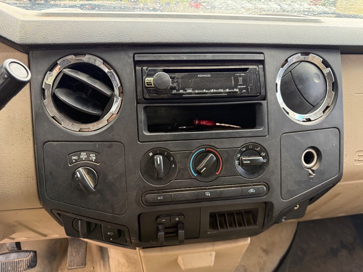 2010-ford-f350-image-43