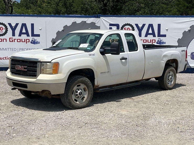 2013-gmc-sierra-2500hd-image-1