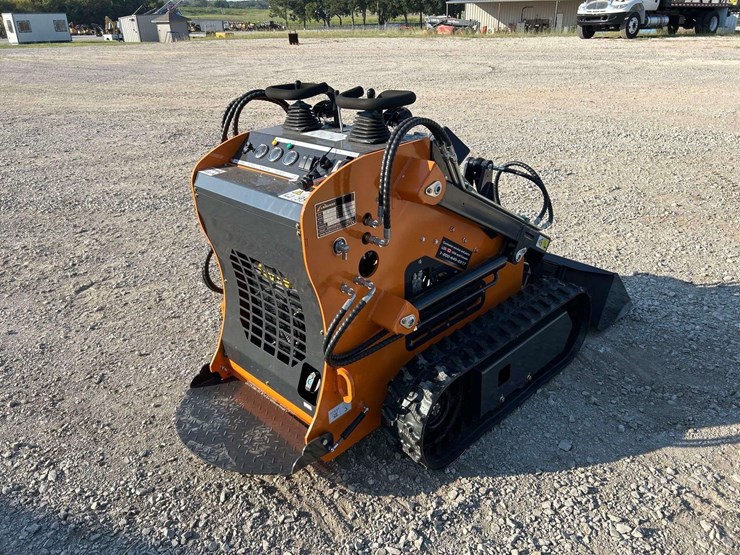 2025-unused-landhero-ldh-t460xx-mini-skid-steer-image-3