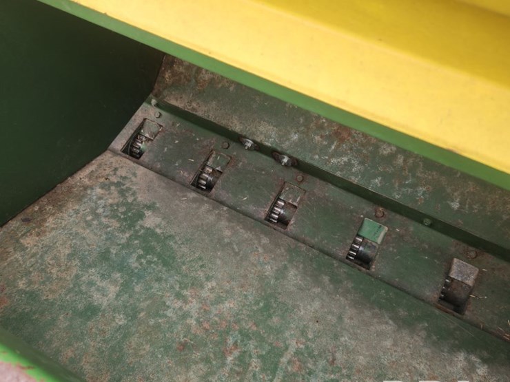 john-deere-8300-image-3