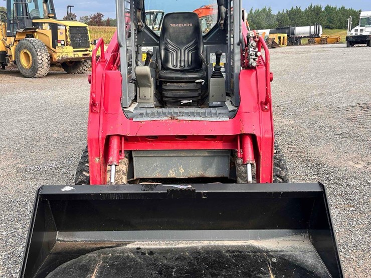 2016-takeuchi-tl8-image-2