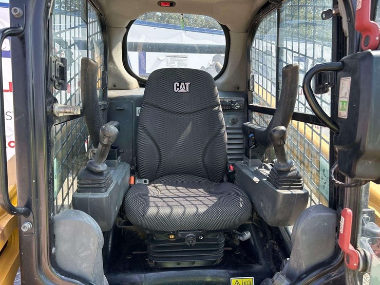 2020-caterpillar-259d3-two-speed-compact-track-loader-skid-steer-image-9