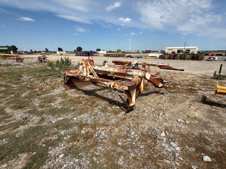 #23909-•-allen-manufacturing-levee-squeeze-image-4