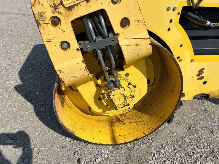 2007-bomag-bw120ad-4-tandem-vibratory-smooth-drum-roller-image-18