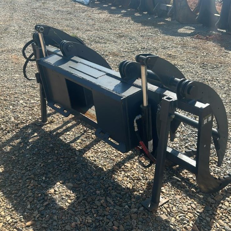 #2858 • Skid Steer Log Grapple*