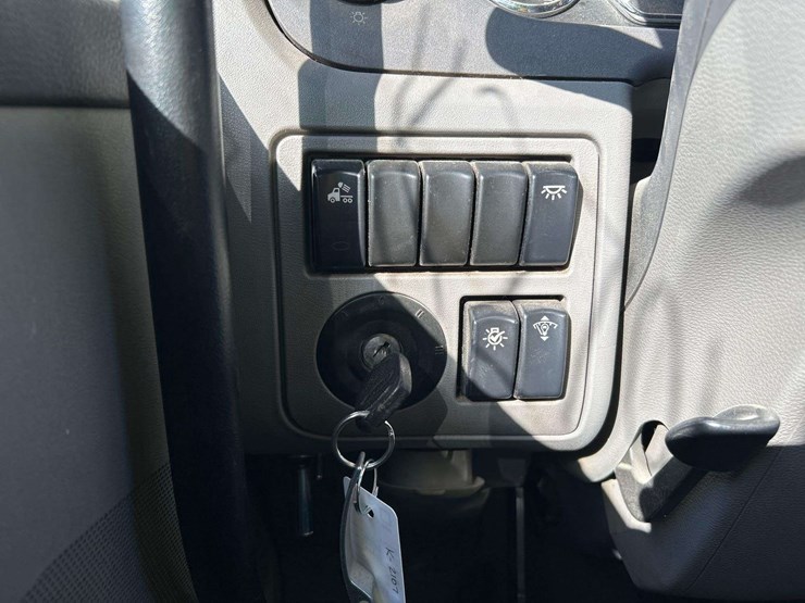 2015-peterbilt-579-image-14