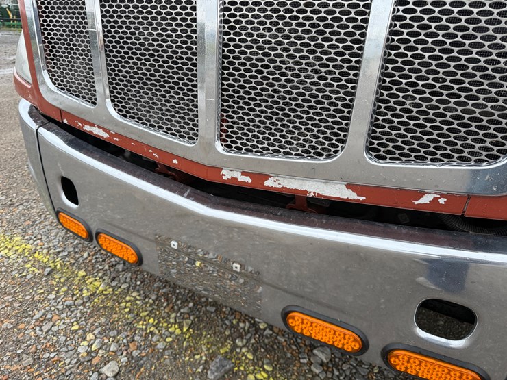 2015-peterbilt-579-image-25