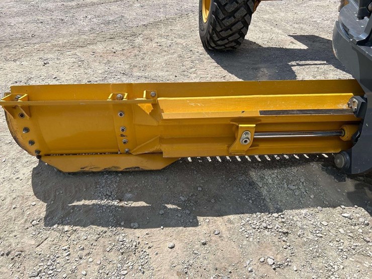 2025-deere-872gp-image-28