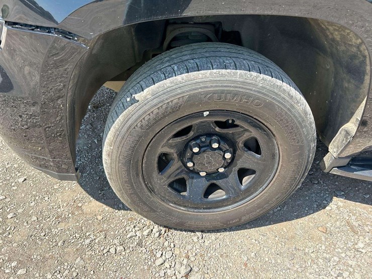 2020-chevrolet-tahoe-image-23