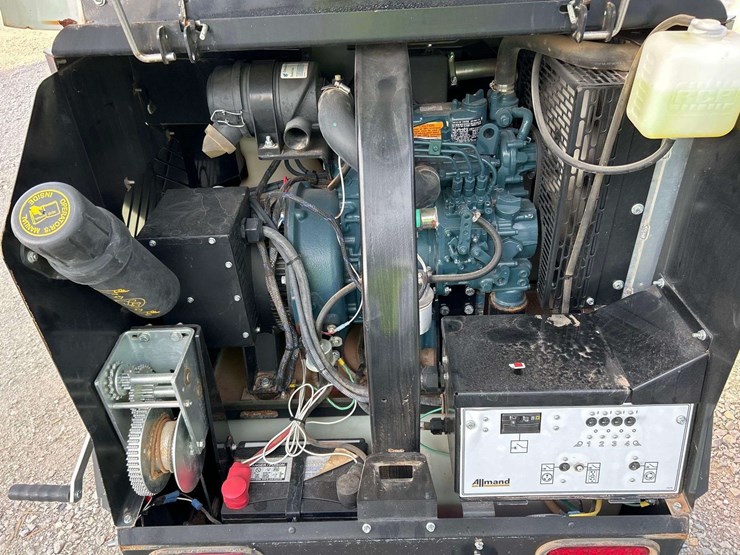 2019-allmand-bros-night-lite-v-series-image-7