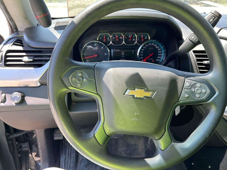 2019-chevrolet-tahoe-image-12