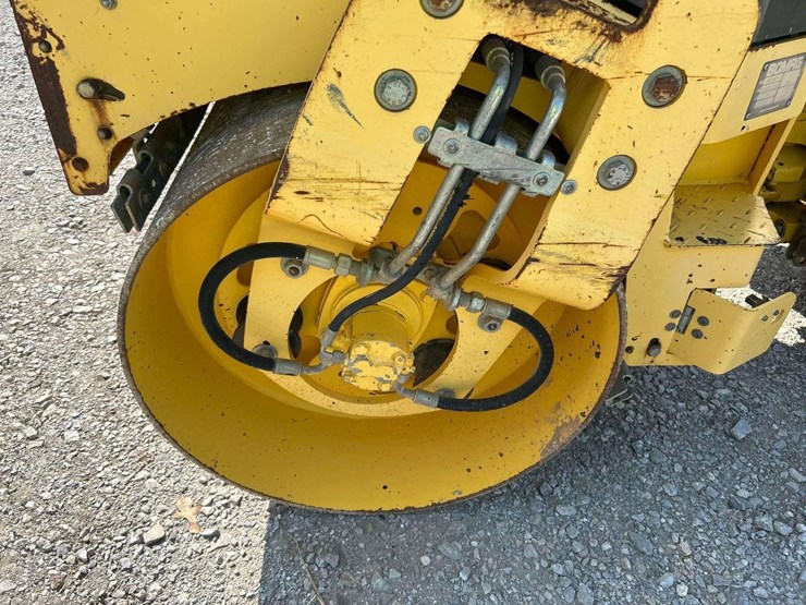 2007-bomag-bw120ad-4-tandem-vibratory-smooth-drum-roller-image-20