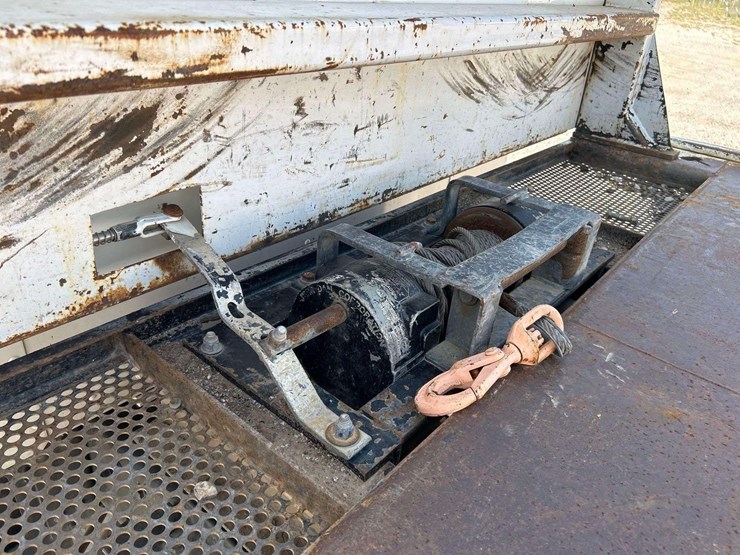 2011-kenworth-t300-image-19