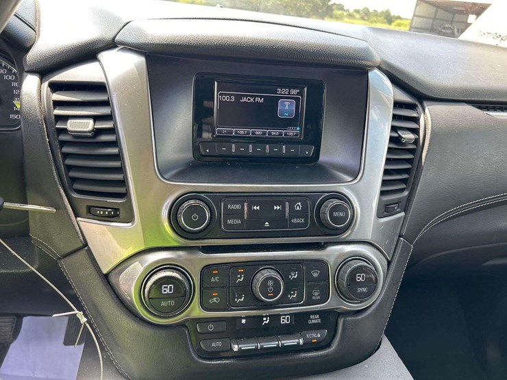2016-chevrolet-tahoe-image-15