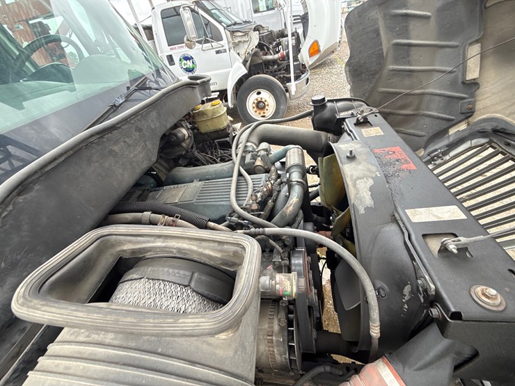 2005-international-durastar-4300-image-153