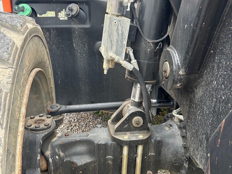 2018-jlg-g9-43a-image-18