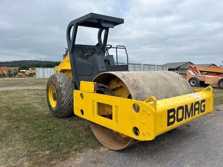 bomag-bw211d-3-image-2