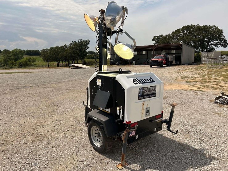 2019-allmand-bros-night-lite-v-series-image-2
