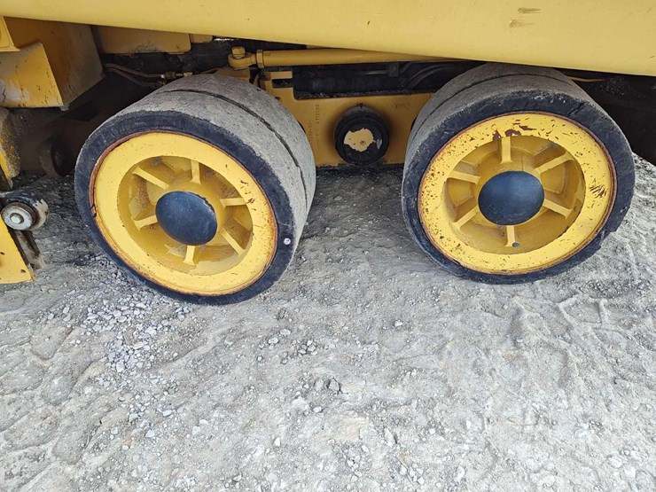 2013-caterpillar-ap-500e-image-40
