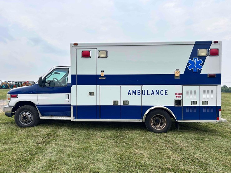 2008-ford-ambulance-image-8