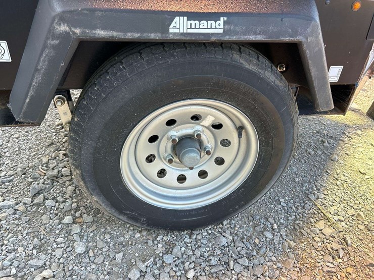 2019-allmand-bros-night-lite-v-series-image-14