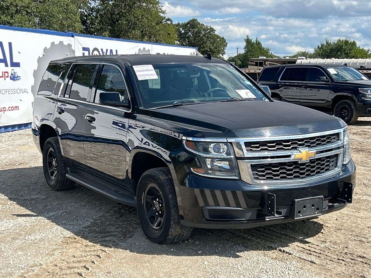 2017-chevrolet-tahoe-image-4