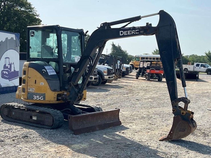 2016-deere-35g-image-4