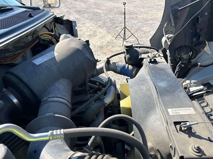 2005-ford-f650-image-8