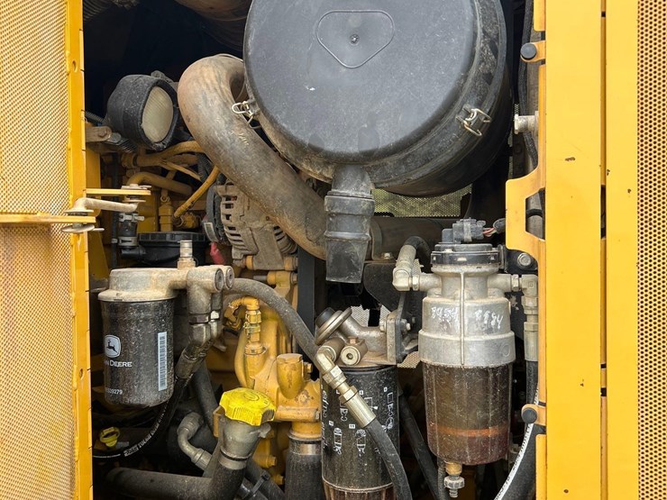 2016-john-deere-755k-crawler-loader-image-16