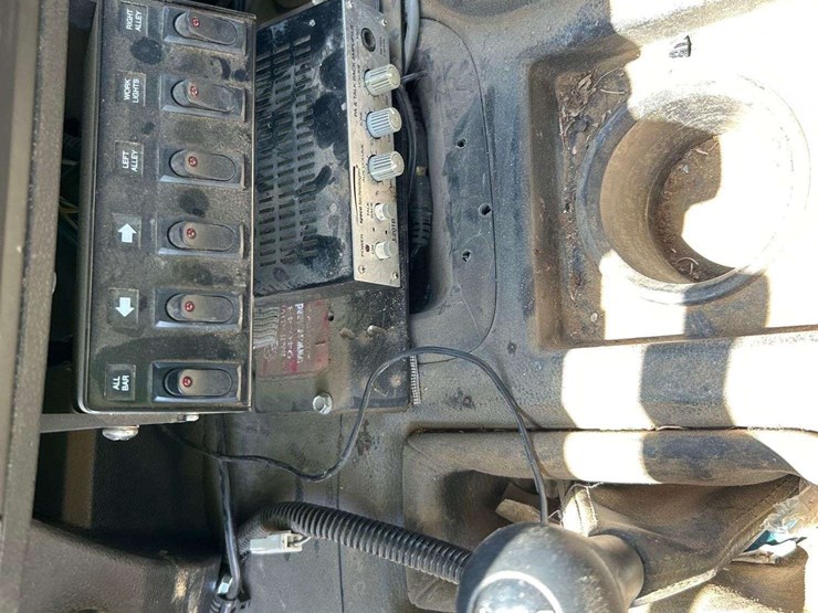 2017-ram-5500-chassis-crew-cab-reading-service-truck-image-16