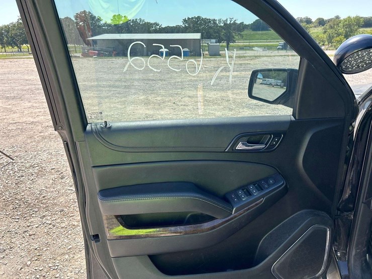 2020-chevrolet-tahoe-image-11