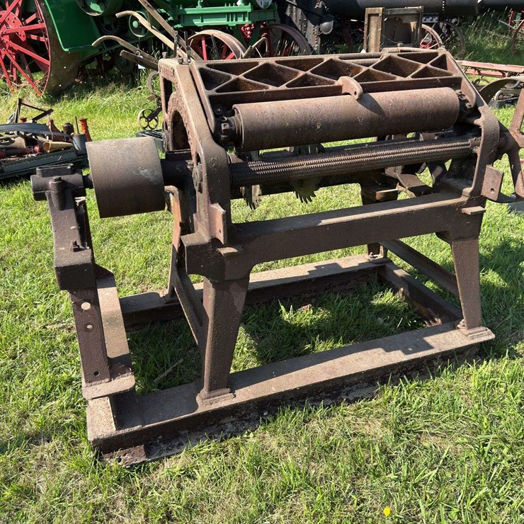 Tower 32" Edger