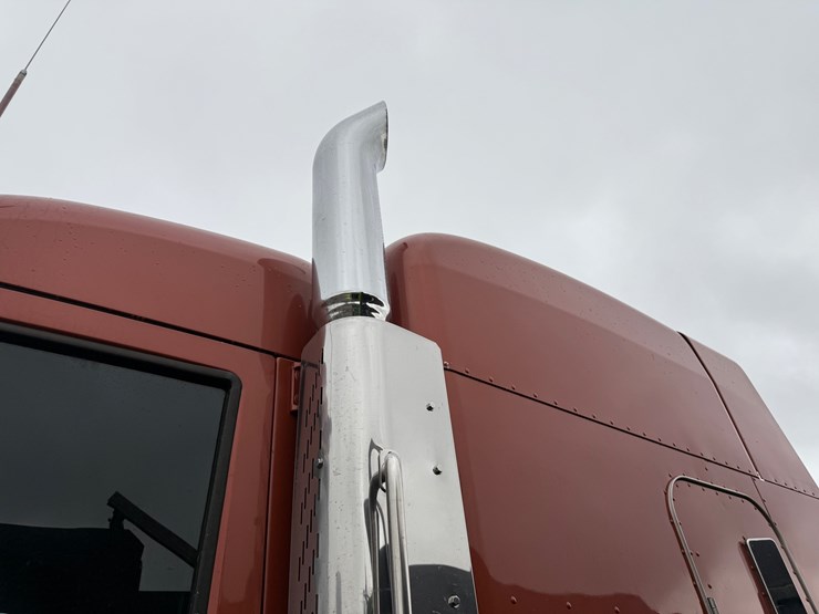 2015-peterbilt-579-image-43