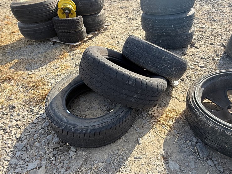 #5035-•-lot-of-(3)-miscellaneous-tires-image-6
