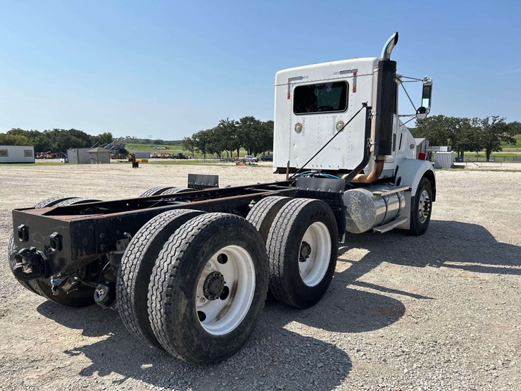 2004-kenworth-t800-image-4